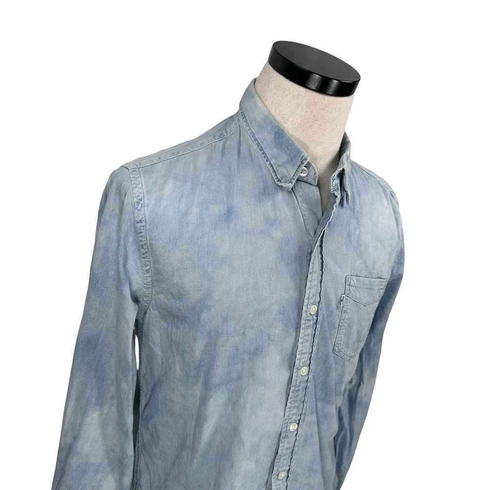 Levis‎ Mens Acid Wash Denim Button Down Shirt Light Blue Cloud Sky Wash Medium